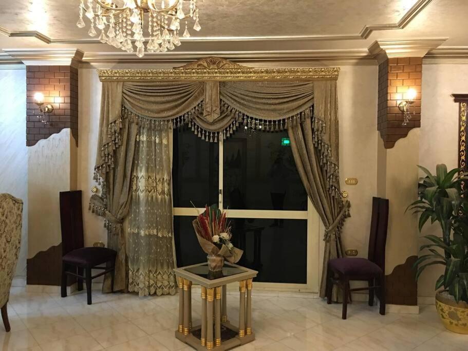 Royal Pyramids Palace *