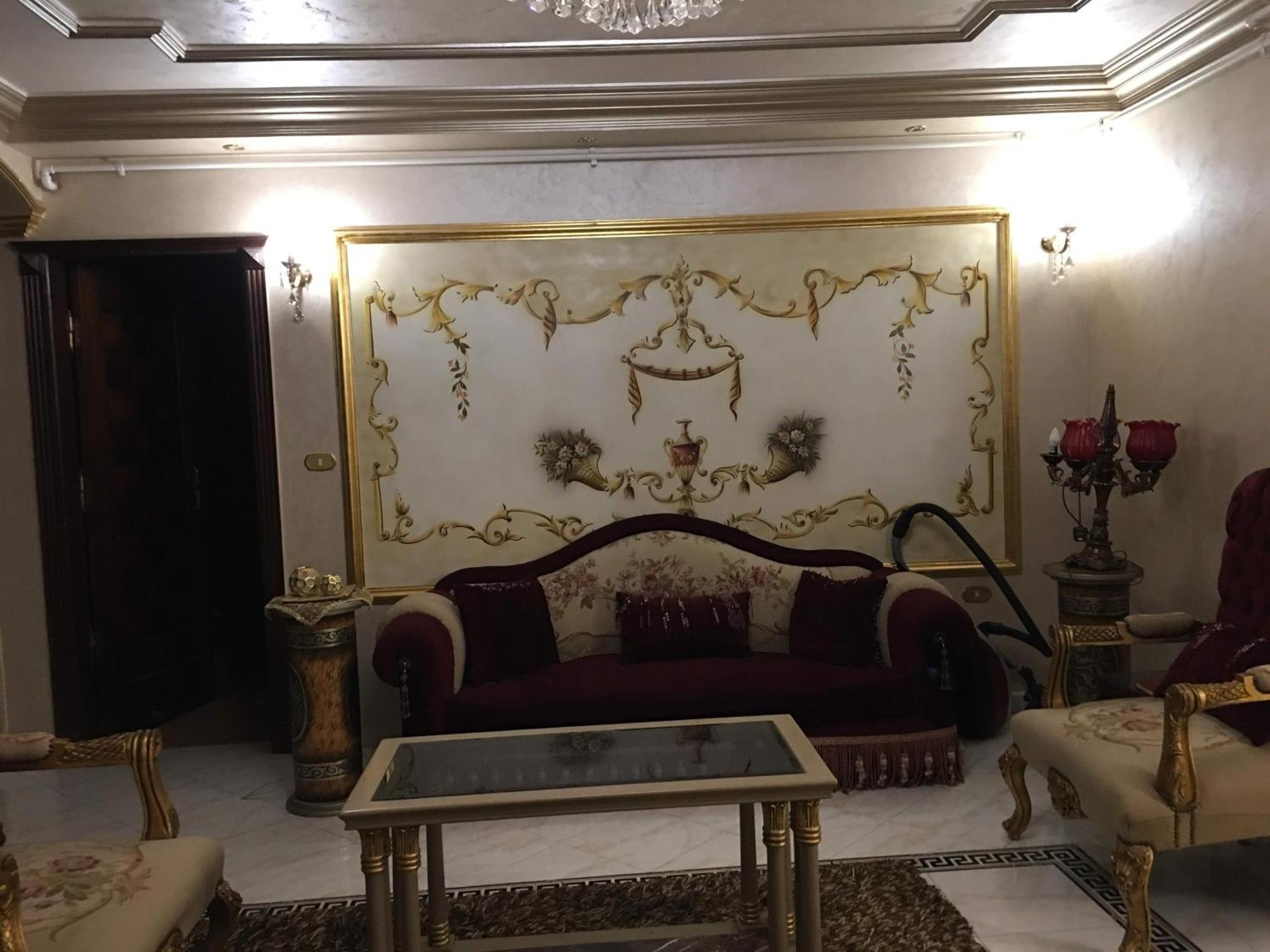Royal Pyramids Palace *