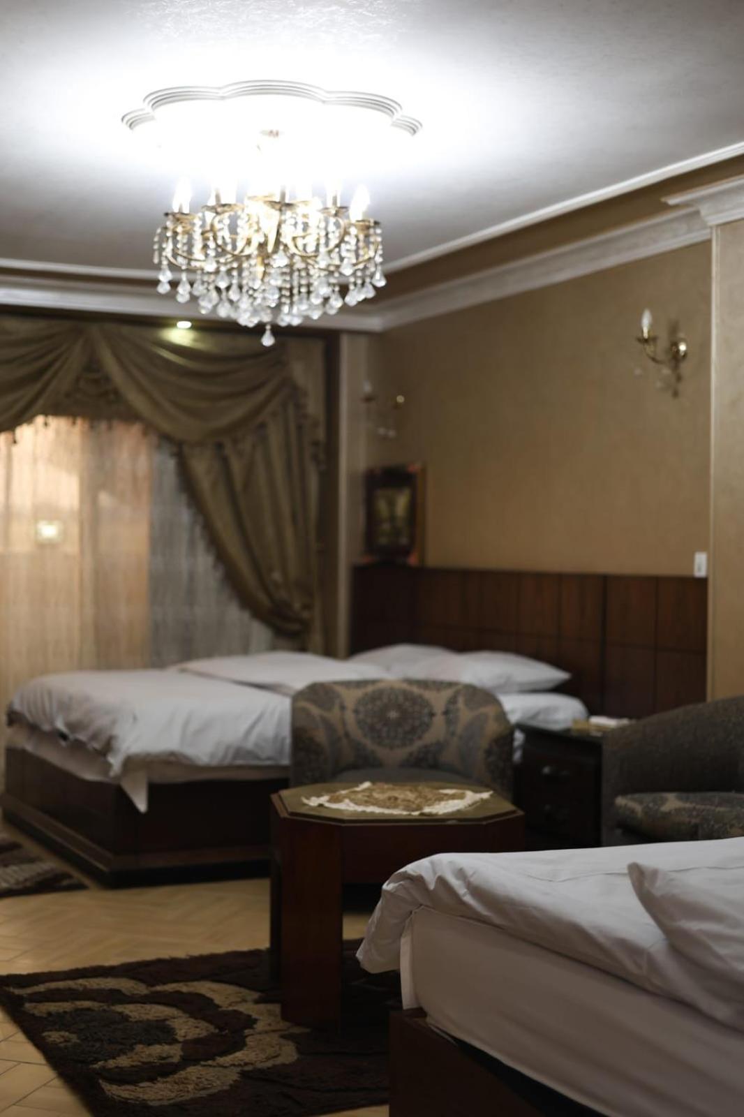 Royal Pyramids Palace Apartment *